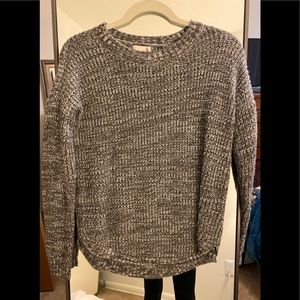 SO by Kohl's Grey Sweater in Juniors Small